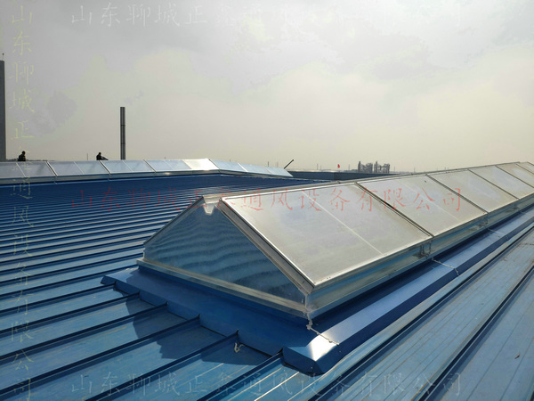 三角形排煙天窗